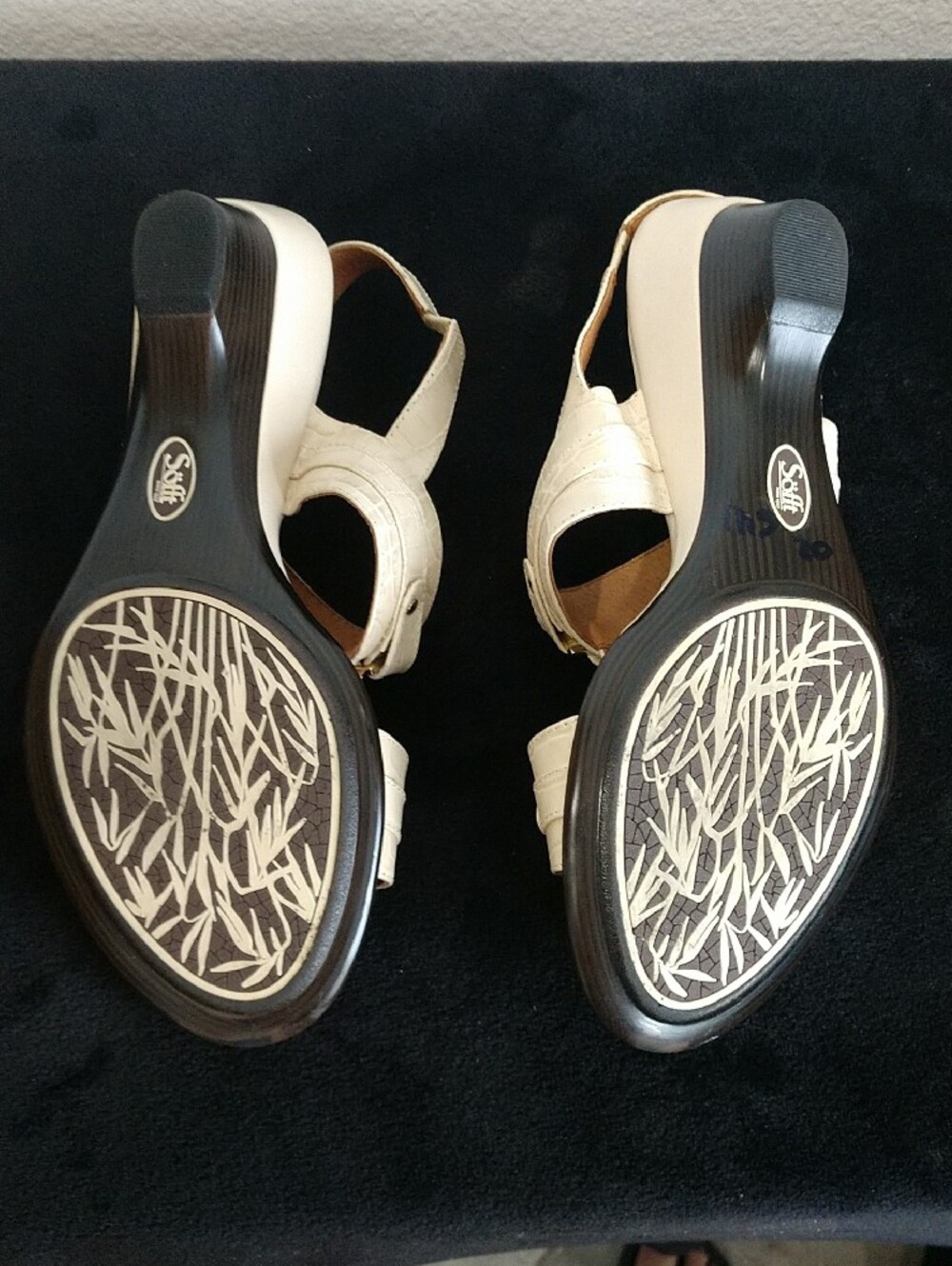 Sofft Ivory-Strap Slingback Sandals - Picture 4 of 4